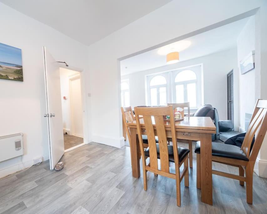 Mumbles View - Free Parking Appartement Oystermouth Buitenkant foto